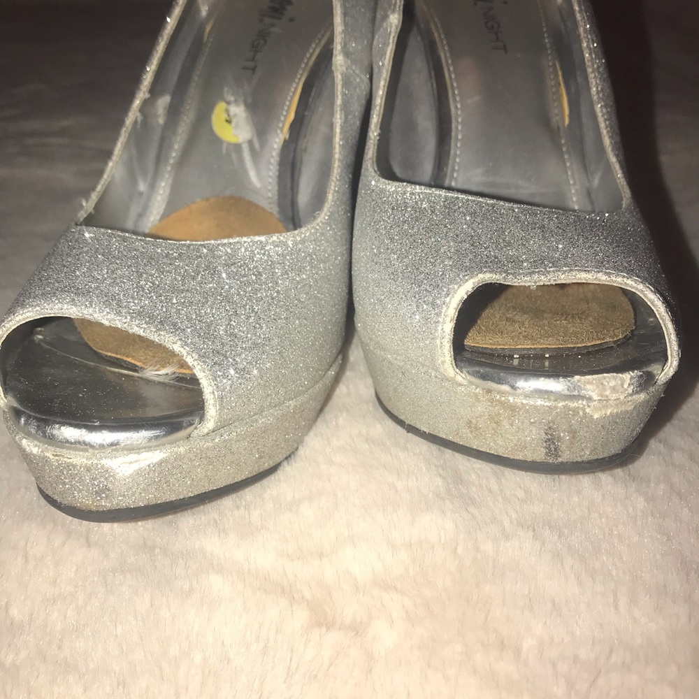 ❤️(5/$8) Sparkly Glitter High Heel Pumps - Picture 6 of 9
